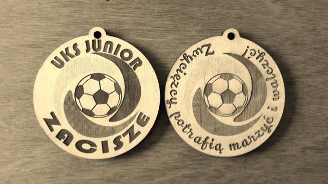 UKS Junior Zacisze – drewniane medale piłkarskie