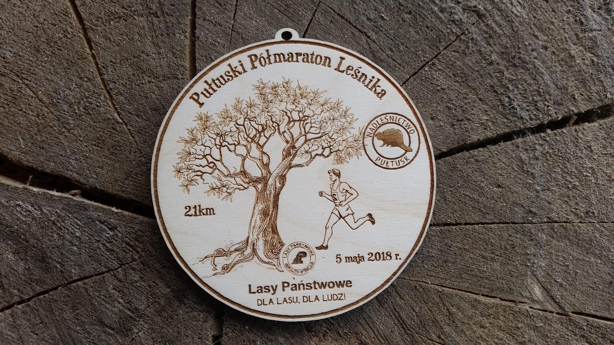 Drewniane medale na Pułtuski Półmaraton Leśnika
