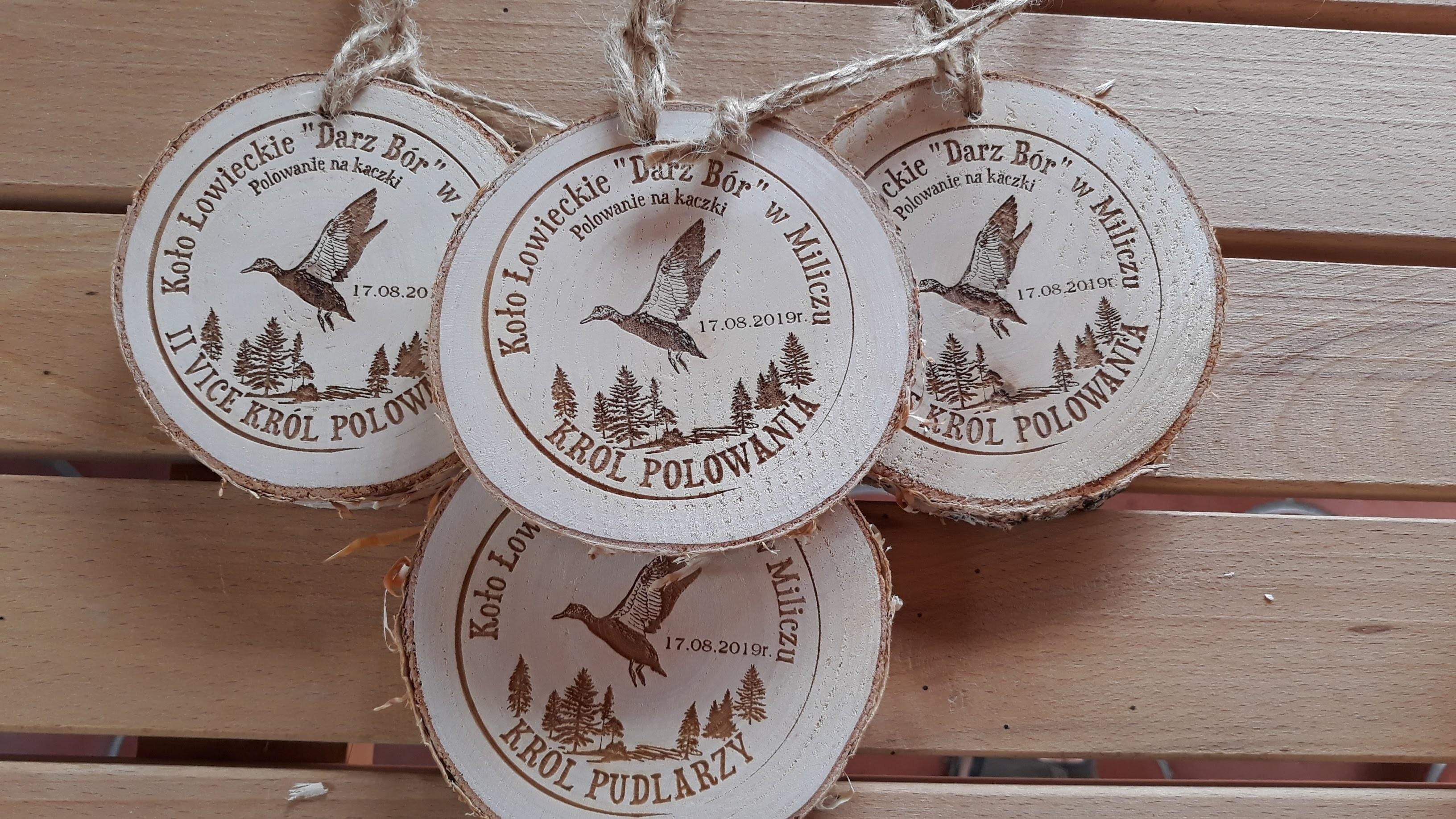 Polowanie na kaczki – drewniany medal
