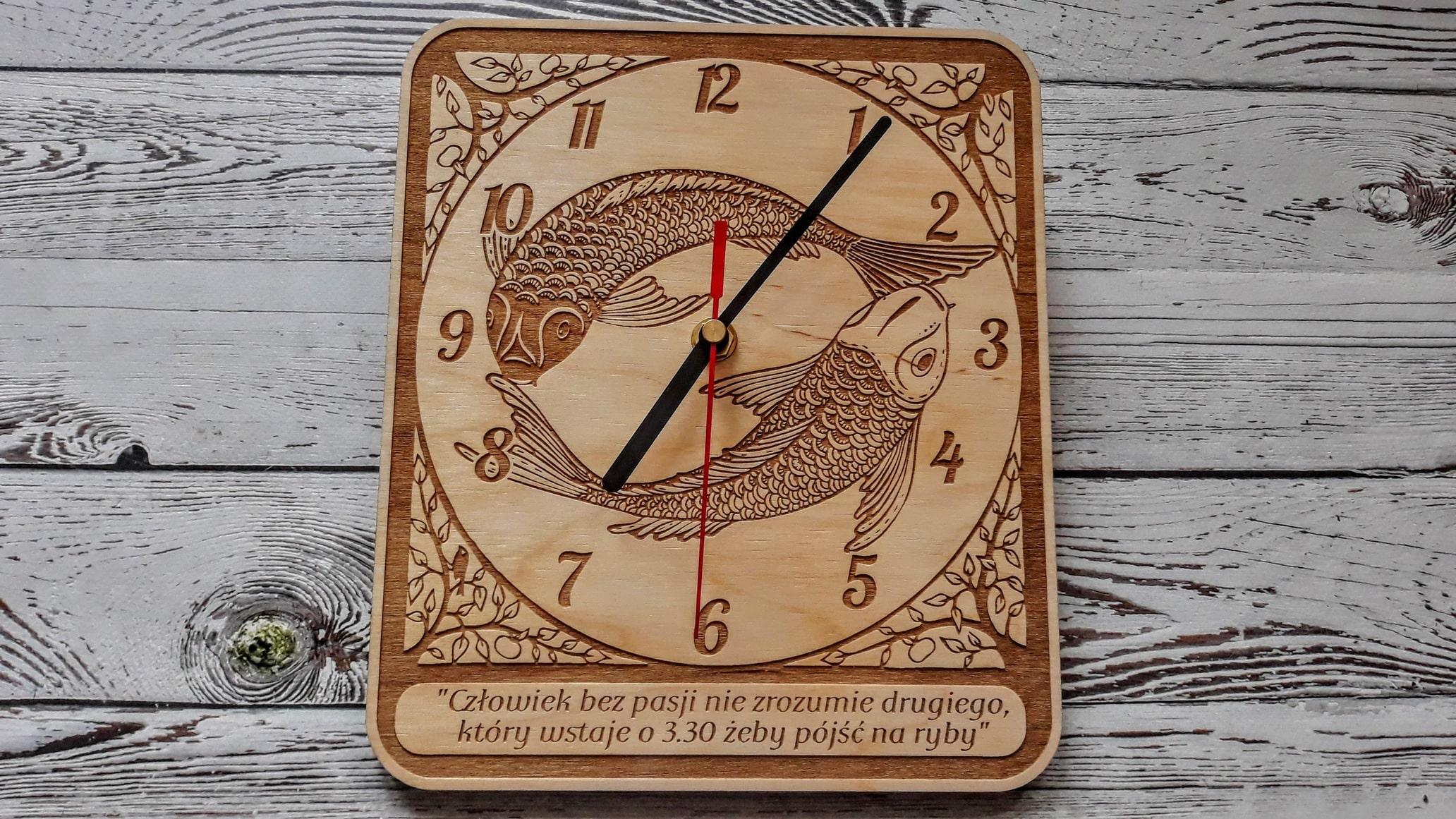 Drewniany zegar dla wędkarza p.4