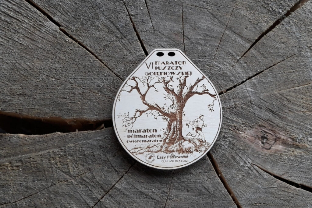 VI Maraton Puszczy Gołębiowskiej – drewniany medal VI Maraton Puszczy Gołębiowskiej – drewniany medal