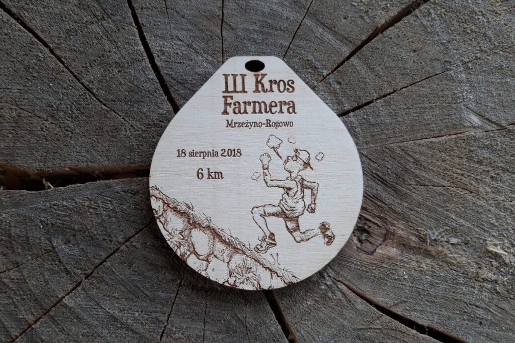 III Kros Farmera – humorystyczna propozycja drewnianego medalu III Kros Farmera – humorystyczna propozycja drewnianego medalu
