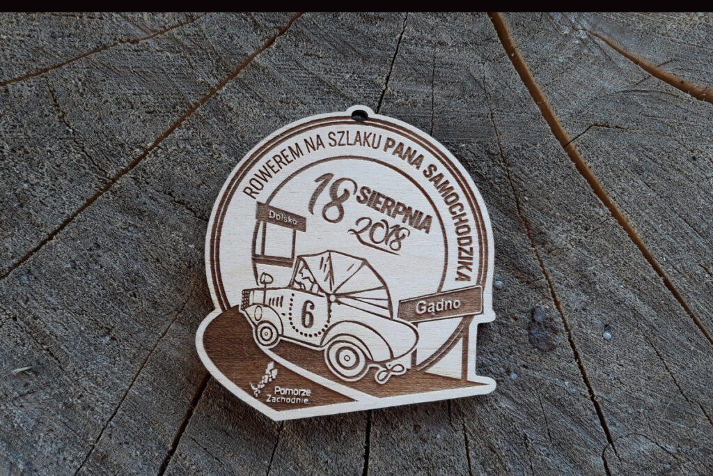 Drewniany medal: Rowerem na Szlaku Pana Samochodzika Drewniany medal: Rowerem na Szlaku Pana Samochodzika