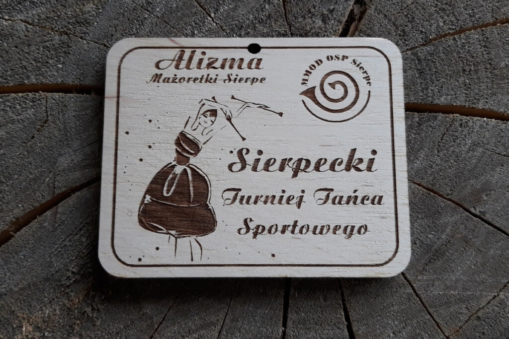 Personalizowany medal drewniany na turniej tańca – Sierpc, trofeum taneczne z grawerem laserowym.