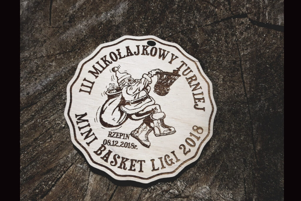 Propozycje drewnianych medali na III Mikołajkowy Tirniej Mini Basket Ligi 2018
