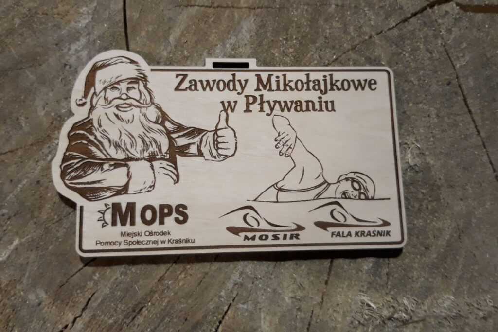 4 projekty drewnianych medali na Zawody Mikołajkowe w Pływaniu