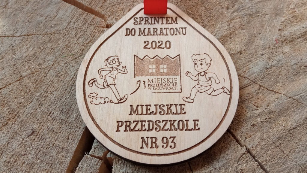Sprintem do Maratonu 2020 drewniany medal dla najmłodszych