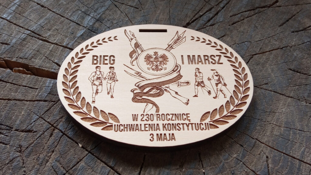 Owalny drewniany medal na 230 Rocznicę Uchwalenia Konstytucji 3 Maja