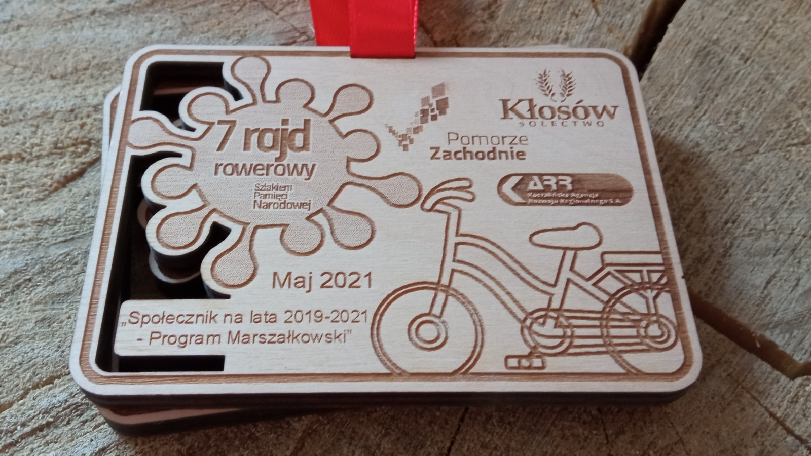 7 Rajd Rowerowy Szlakiem Pamięci Narodowej – drewniany medal z koronawirusem