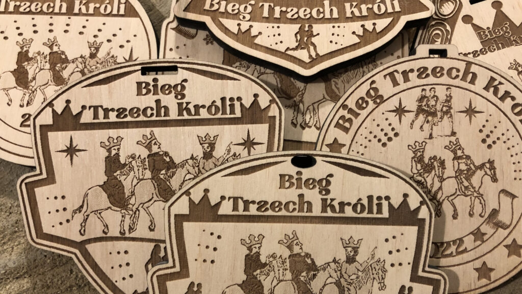 Drewniany medal na Bieg Trzech Króli