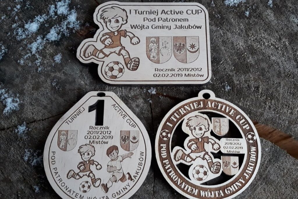 Propozycje drewnianych medali na I Turniej Active Cup Pod Patronatem Wójta Gminy Jakubów Propozycje drewnianych medali na I Turniej Active Cup Pod Patronatem Wójta Gminy Jakubów