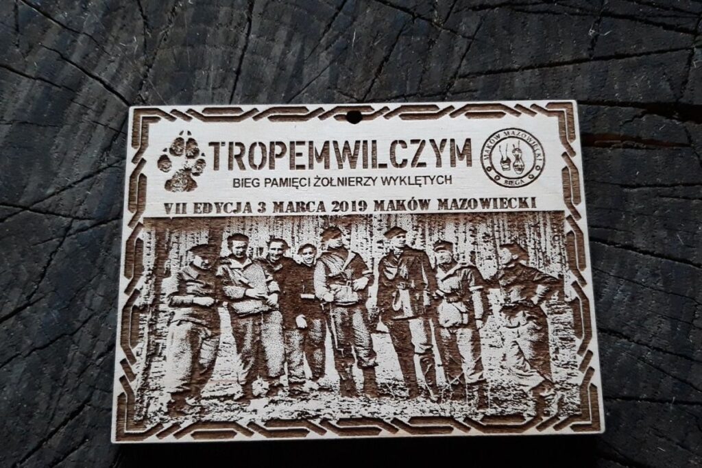 Propozycja drewnianego medalu na Bieg Tropem Wilczym w Makowie Mazowieckim