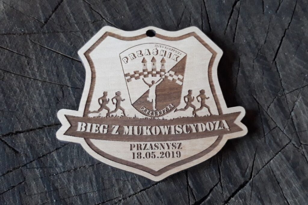 Drewniany medal na Bieg z Mukowiscydozą