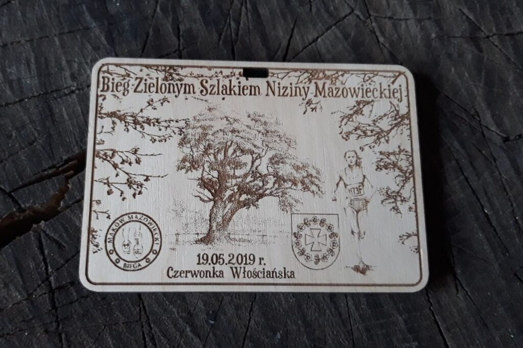 Bieg Zielonym Szlakiem Niziny Mazowieckiej – drewniany medal w stylu leśnym