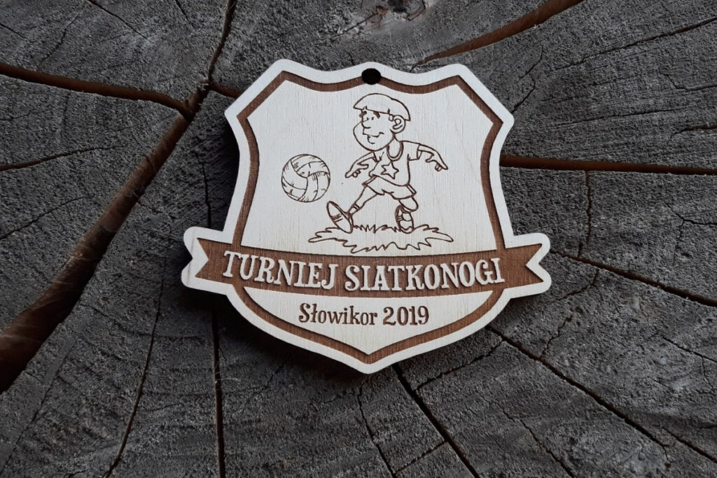Medal siatkonoga z drewna, trofeum na zawody futnet, eko medal sportowy z grawerem, pamiątka z turnieju siatki nożnej, drewniane medale dla piłkarzy