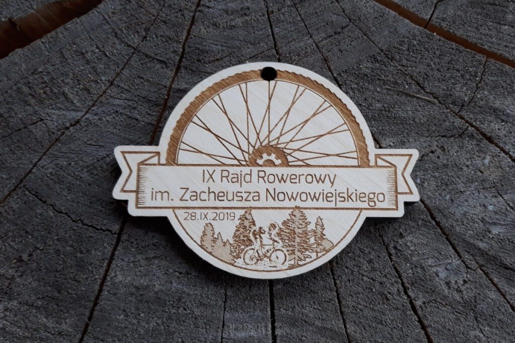 Drewniany medal z kołem rowerowym na Rajd Rowerowy