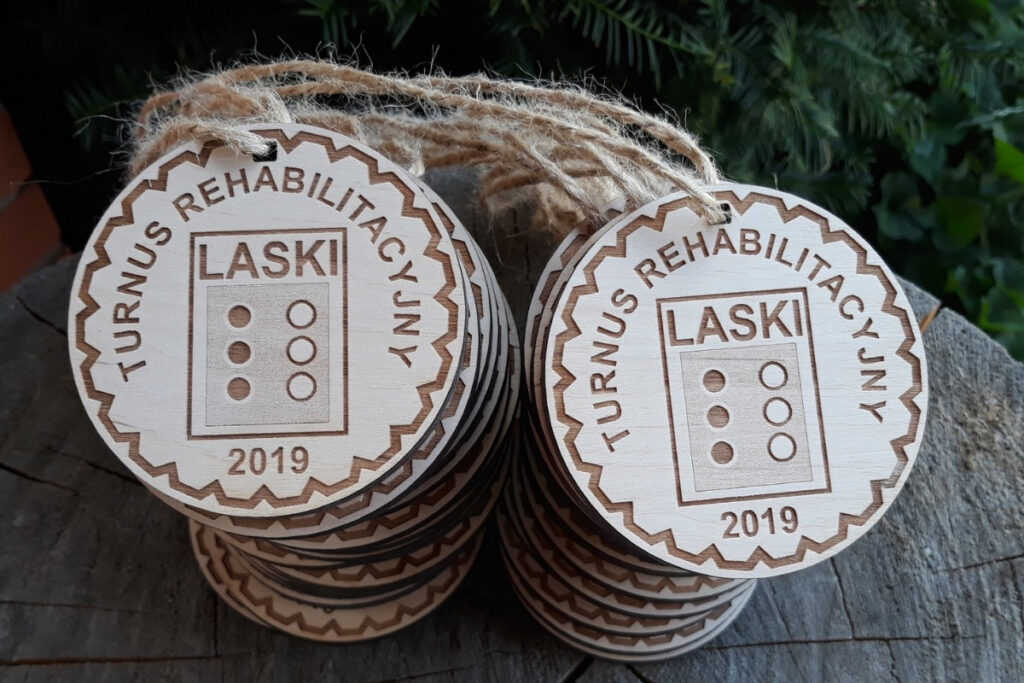 Medal rehabilitacyjny z drewna, trofeum dla dzieci niepełnosprawnych, eko medal Laski, pamiątka z turnusu rehabilitacyjnego