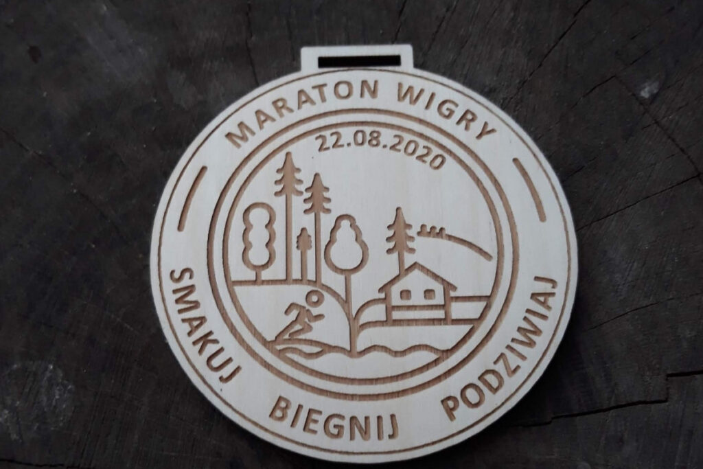 Smakuj – Biegnij – Podziwiaj – drewniane medale na Maraton Wigry Smakuj – Biegnij – Podziwiaj – drewniane medale na Maraton Wigry