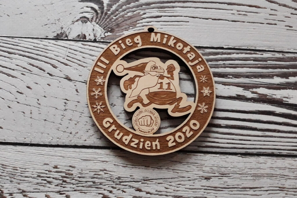 Ażurowy medal na Bieg Mikołaja Ażurowy medal na Bieg Mikołaja